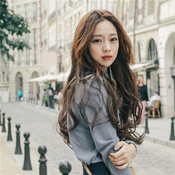 khi ky duyen “bien hinh”: hom truoc la gai doi muoi, hom sau hoa u30 voi mai toc gia chat - 13