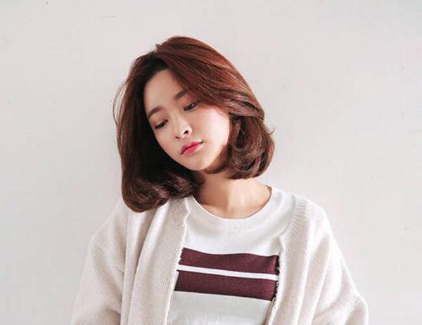 khi ky duyen “bien hinh”: hom truoc la gai doi muoi, hom sau hoa u30 voi mai toc gia chat - 10