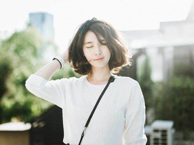 khi ky duyen “bien hinh”: hom truoc la gai doi muoi, hom sau hoa u30 voi mai toc gia chat - 9