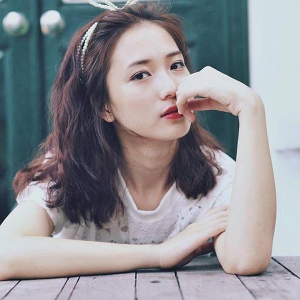 khi ky duyen “bien hinh”: hom truoc la gai doi muoi, hom sau hoa u30 voi mai toc gia chat - 11