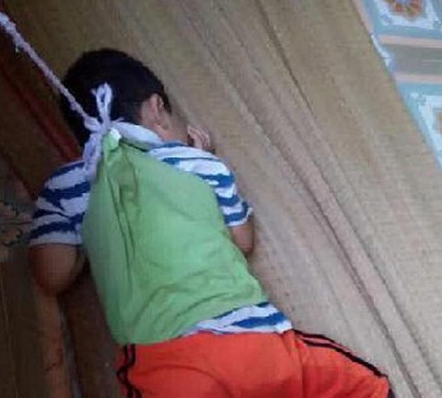 be 4 tuoi o nam dinh nghi bi buoc day vao co: da tung bi sung co, chay mau dau? - 1