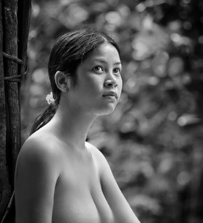 noi con gai thoai mai khoe nguc tran dep hoang da hut hon dan ong - 4