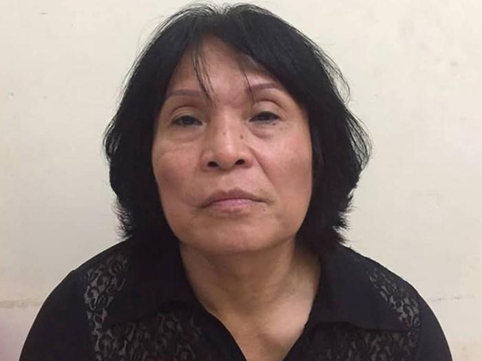 vach tran bi mat cua nguoi dan ong cu ngay ram, mung 1 la gia gai vao chua - 1