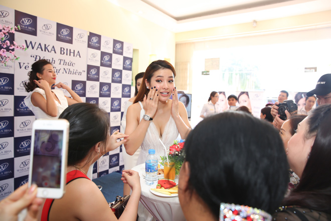 ca si, dien vien phuong trinh jolie tiet lo ly do bi ban be don la “phau thuat tham my” - 2