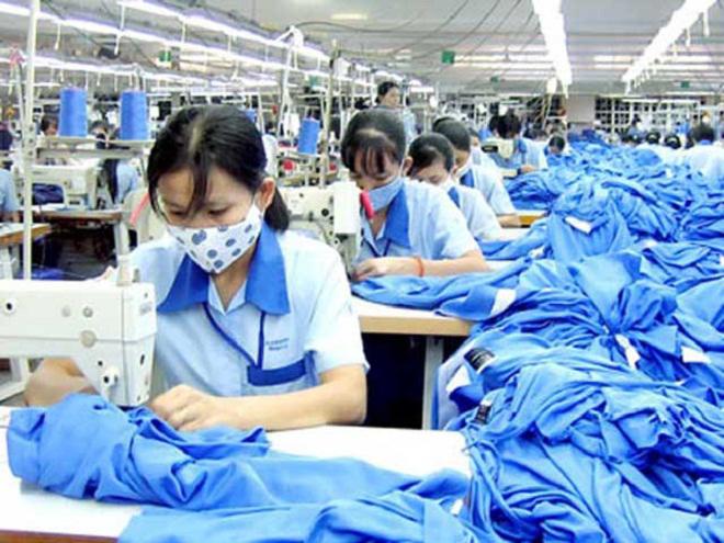 nhung chinh sach co hieu luc tu thang 12/2018: tien luong ngay le, mien giam hoc phi - 1