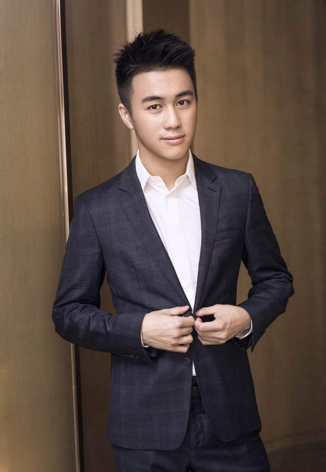 con trai vua song bai macau: danh bai 100 thien tai toan hoc trung quoc, yeu sieu mau victoria secret - 1