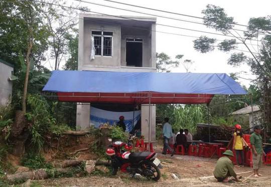 ghen tuong, chong chem chet vo roi buoc minh nhay xuong cong tu tu - 1