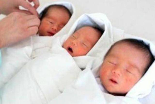 tin tuc 24h: vo sinh 3 con khong giong nhau, chong am tham dua di xet nghiem roi nin lang - 1