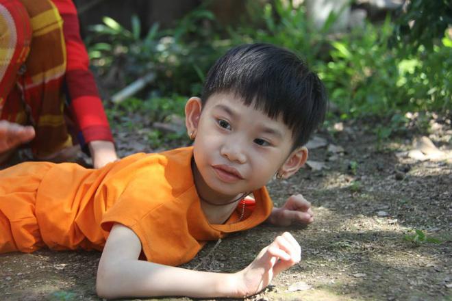 bac si bao con lon len se khong biet noi, nguoi me don than van de van co nuoi - 4