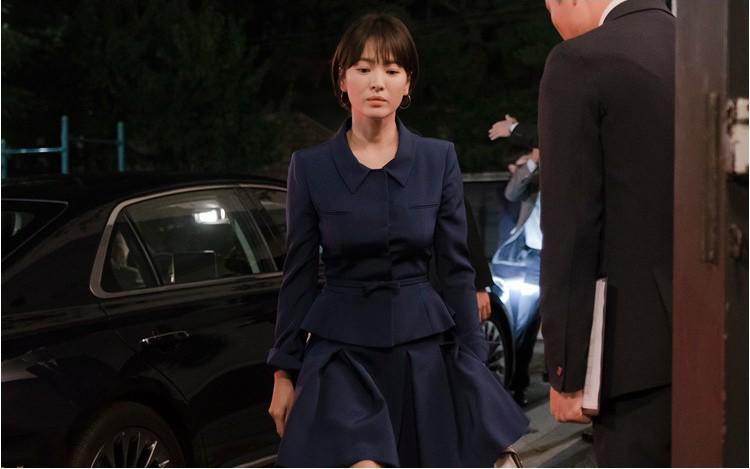 co phai nho kieu toc nay ma song hye kyo buoc vao tuoi "bam" van cu tre dep? - 1