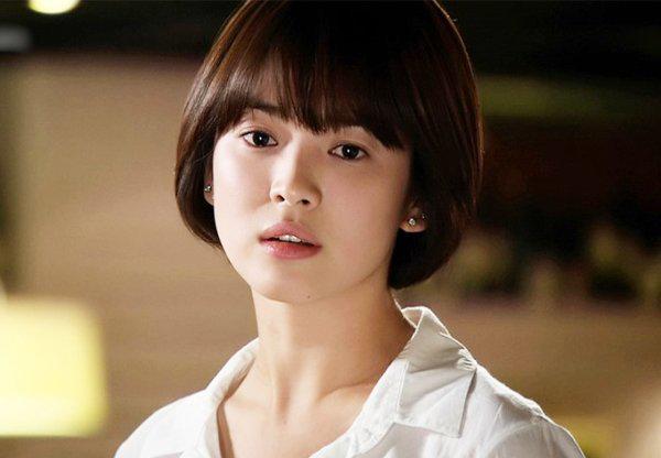 co phai nho kieu toc nay ma song hye kyo buoc vao tuoi "bam" van cu tre dep? - 10