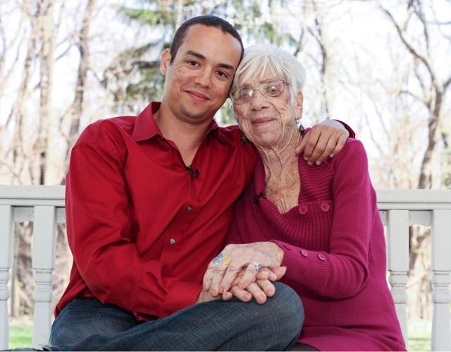 cu ba 91 tuoi thay "hoi sinh" nho doi song tinh duc trong mo voi ban trai 31 tuoi - 1