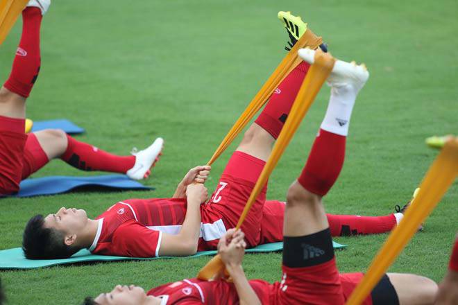 cong phuong cham cho "nhay cam" cua duc chinh, dinh trong vo mong hong duy, fan nu ban loan - 2