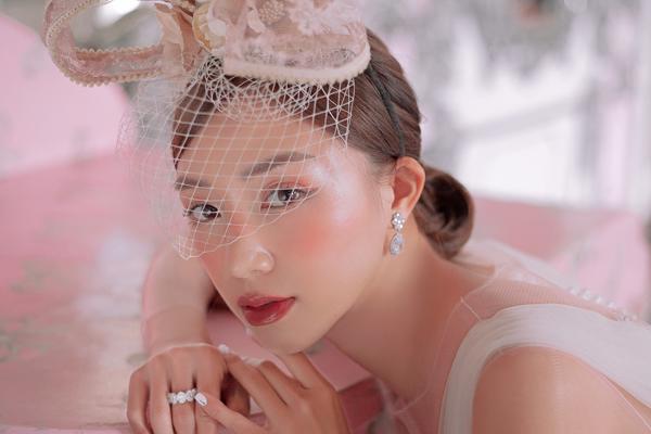 so huu luot follow khung nho ca tinh, tao bao, salim bat ngo doi hinh tuong nu than, mong manh - 4