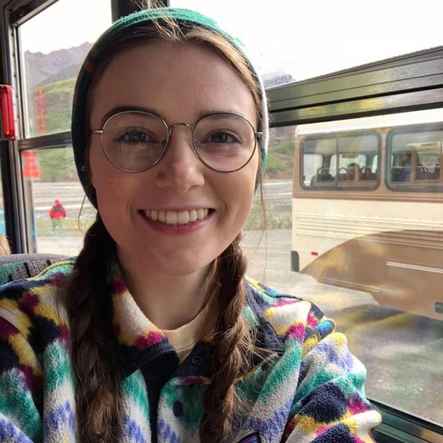 ngu quen trong phong ky tuc xa cua ban trai, co gai tre soc nang khi tinh day - 1