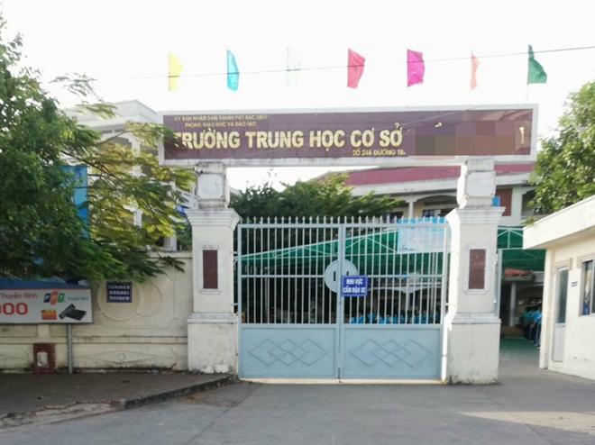 vu phu huynh xuc pham thay giao vi chiec quan dui cua con: gia dinh chinh thuc xin loi - 3