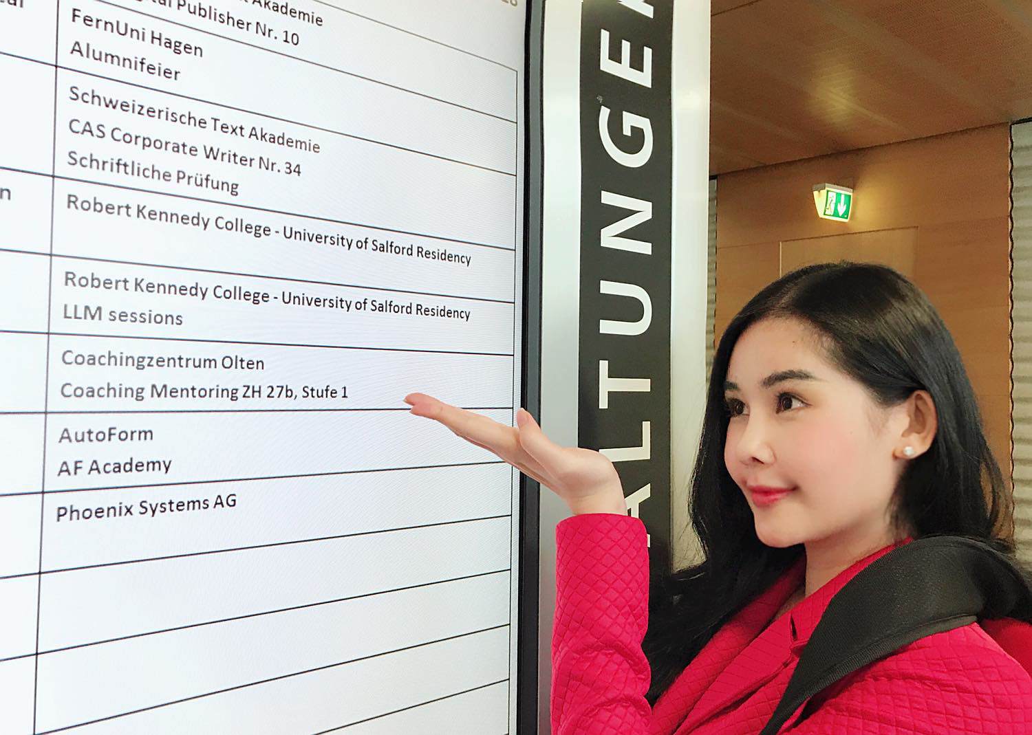 hoa hau le au ngan anh bi cuc tu choi, tra lai giay to xin thi quoc te? - 4