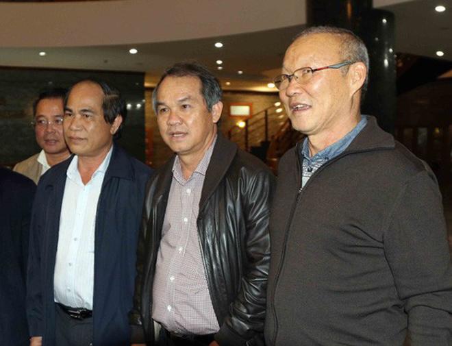 vi sao bau duc tra luong cho hlv park hang seo? - 1