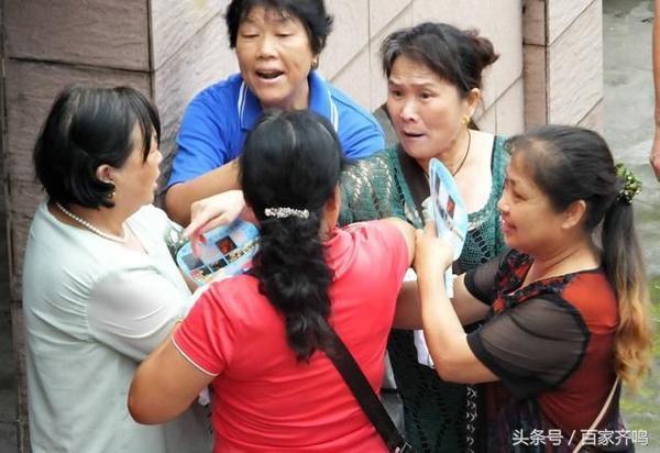 ket hon voi cu ong 65 tuoi, co gai tre “bat ngo” tro thanh me cua nguoi yeu cu - 2