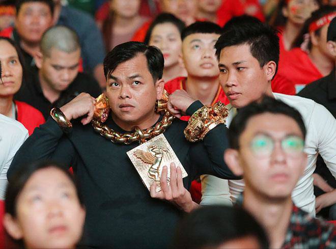 tin tuc 24h: co giao duoi hoc sinh khoi lop vi bo lam tho xay, me ban hang  - 2