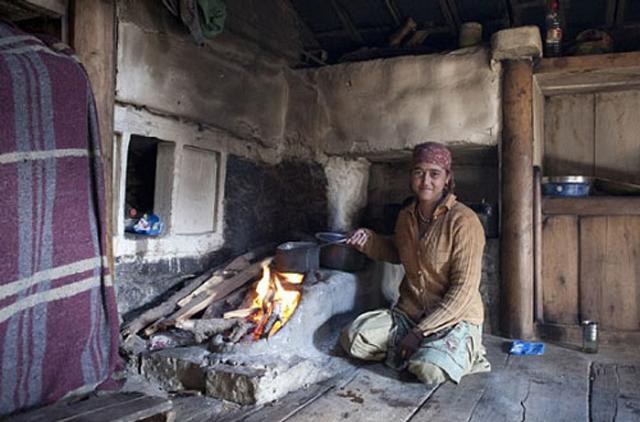 noi phu nu muon lay chong phai lay ca anh em chong, luan phien "yeu" moi nguoi 1 dem - 2