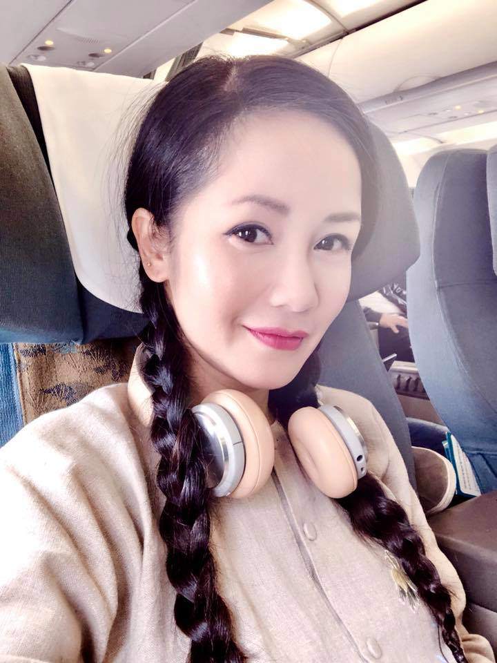 co that day la diva hong nhung, chuyen gi da xay ra voi nhan sac nguoi dep nay vay? - 17