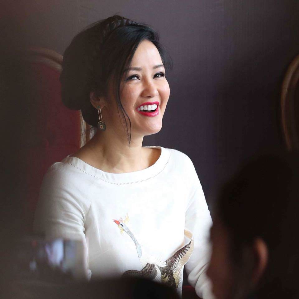 co that day la diva hong nhung, chuyen gi da xay ra voi nhan sac nguoi dep nay vay? - 18