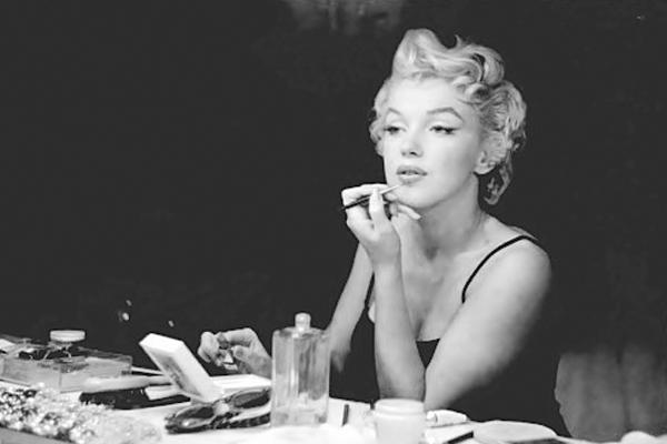 Lấy chồng 3 lần nhưng nhan sắc vẫn bất bại, đây chính là bí mật của Marilyn Monroe