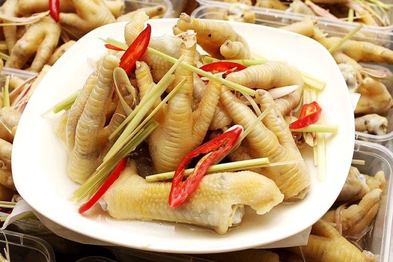 me danh vao dau con gai vi lam sai bai tap, chang lau sau me phai khoc trong hoi han - 1