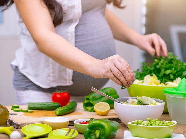 Bà bầu ăn chay: Những lưu ý cần biết để đảm bảo dinh dưỡng khi ăn chay