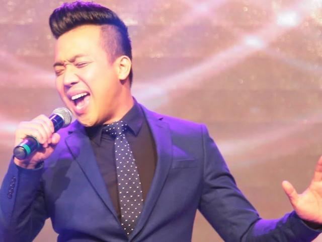 Trấn Thành hát hit Ngỡ của Khắc Việt, ngàn người hâm mộ Hà Nội gào lên phấn khích