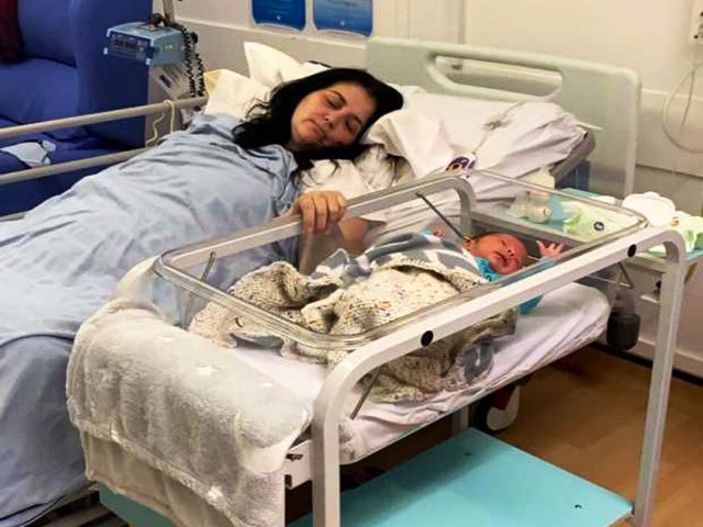 Sau sinh thấy vết mổ bốc mùi hôi, mẹ phát hiện nhiễm vi khuẩn ăn thịt người