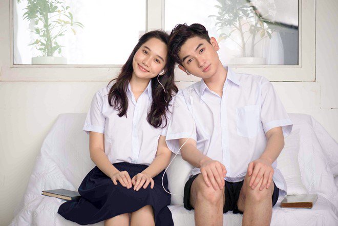 Minh Khải - Trúc Anh khoe bộ ảnh kẹo ngọt trong phim điện ảnh đầu tay Ngốc ơi tuổi 17