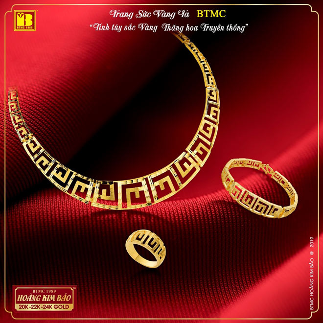 Vàng ta trang sức: Vàng ta trang sức là một trong những loại vàng nổi tiếng của Việt Nam, với độ sáng và độ bền cao. Sản phẩm trang sức được chế tác từ vàng ta luôn mang lại vẻ đẹp sang trọng và tinh tế, giúp các quý cô tự tin tỏa sáng trong mọi dịp.