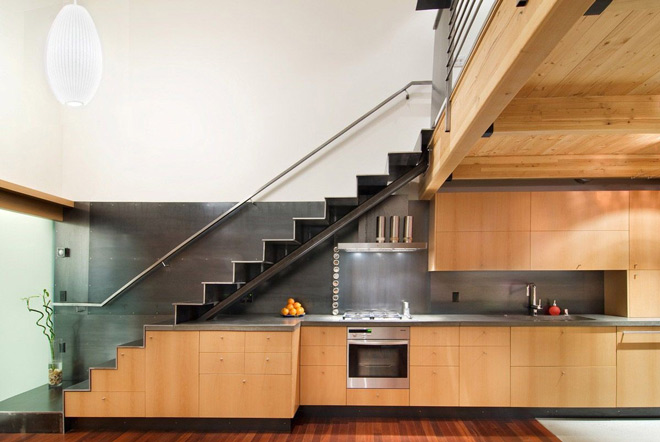 Muốn tận dụng tối đa không gian trong nhà của bạn? Tủ bếp đặt dưới gầm cầu thang là giải pháp tốt nhất. Hãy xem ngay hình ảnh để đặt hàng các sản phẩm này!