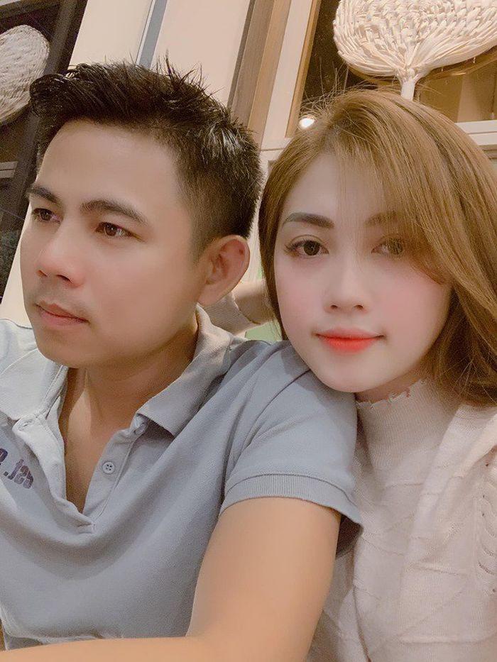 8X Lấy Được Vợ Xinh Như Hotgirl Chỉ Vì 1 Câu Nói Đùa, Con Gái Giống Hệt Mẹ