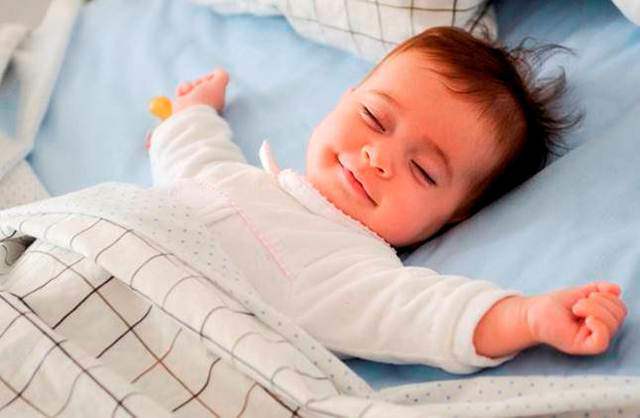 Lợi - hại 3 tư thế ngủ phổ biến ở trẻ mẹ nên biết để chỉnh cho bé