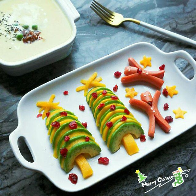 me kheo tay trang tri bua an phong cach noel cho con thich me, chong khen no mui - 14