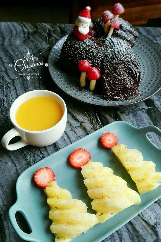 me kheo tay trang tri bua an phong cach noel cho con thich me, chong khen no mui - 16