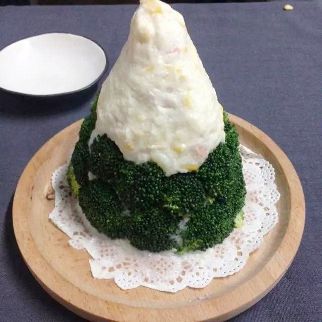 me kheo tay trang tri bua an phong cach noel cho con thich me, chong khen no mui - 6