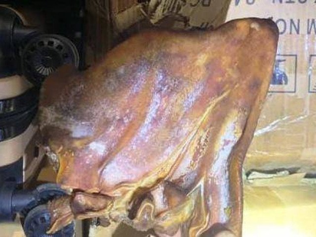 Thịt lợn tăng giá, thực phẩm sống không rõ nguồn gốc ồ ạt tấn công vào các tỉnh biên giới