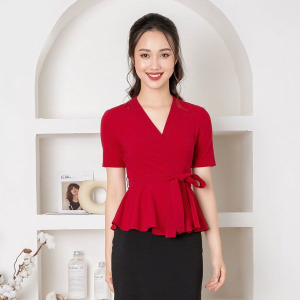 Không muốn bị lộ nhược điểm vai thô, chị em cần tránh ngay những kiểu áo này - 7