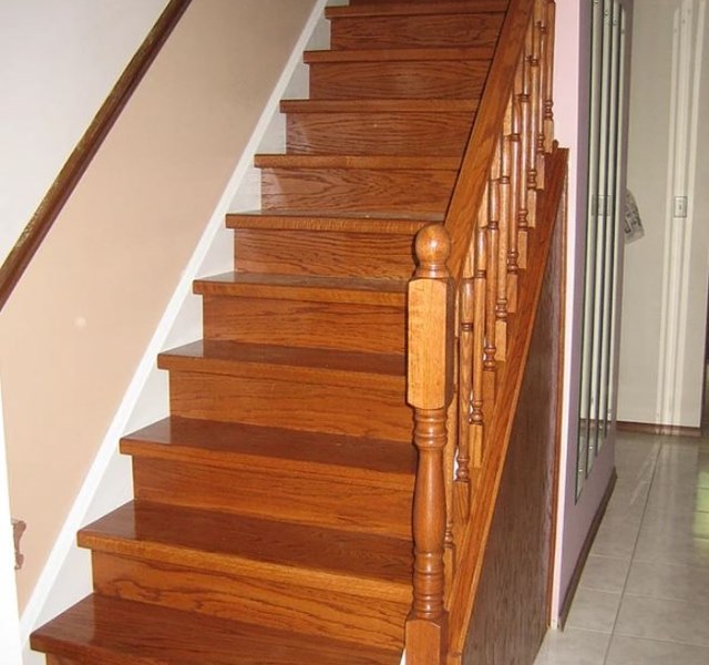 Mẫu cầu thang gỗ đẹp hiện đại, đơn giản làm nổi bật ngôi nhà - 3