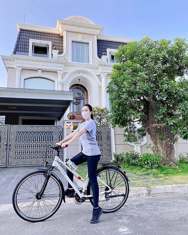 Với đại gia Việt và niềm đam mê xe đạp, không gì tuyệt vời hơn khi được cưỡi trên chiếc xe thể thao đầy lịch lãm và cá tính. Hãy đến với chúng tôi để tận hưởng trọn vẹn sự thú vị này.