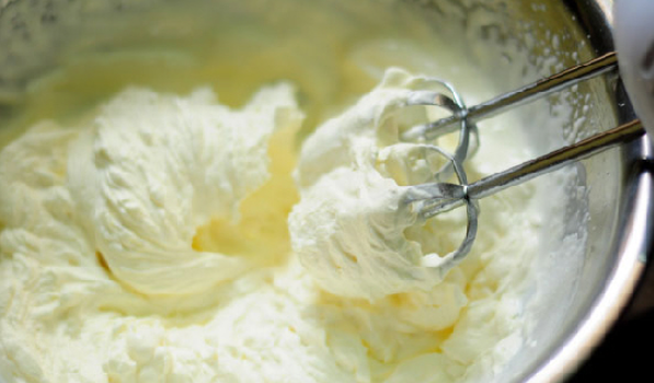 Top 19+ cách làm kem topping trang trí bánh hay nhất