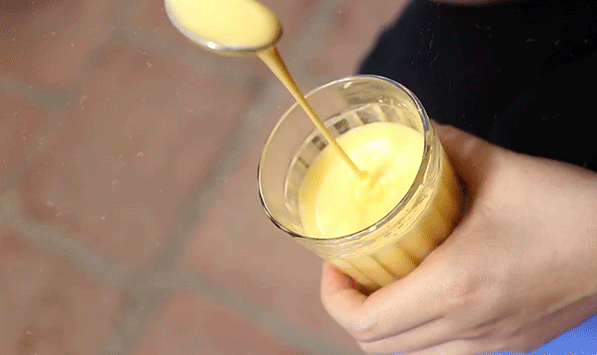 Cách làm kem trứng thơm ngon, đánh trứng nhanh rất đơn giản - 7