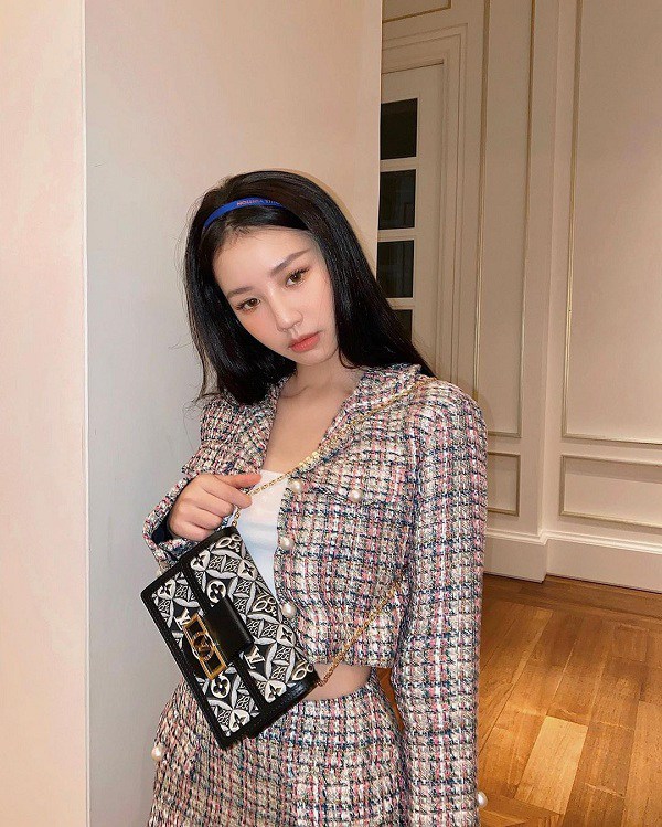 Ngày lạnh không biết mặc gì, học ngay sao Việt cách “lên đồ” nguyên cây vải tweed là chuẩn đẹp - 4