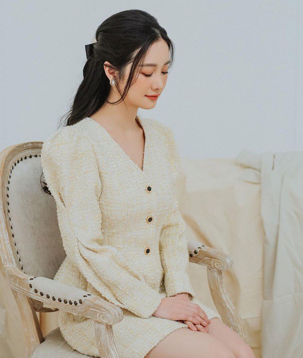 Ngày lạnh không biết mặc gì, học ngay sao Việt cách “lên đồ” nguyên cây vải tweed là chuẩn đẹp - 1