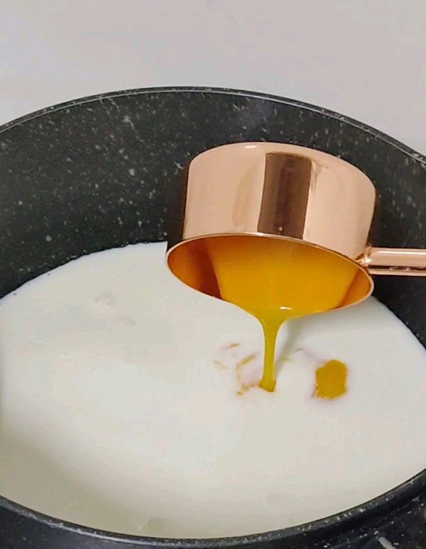 Nhà đang có nhiều sữa tươi, mẹ làm ngay bánh sữa nướng ai cũng đòi ăn vì quá ngon - 3