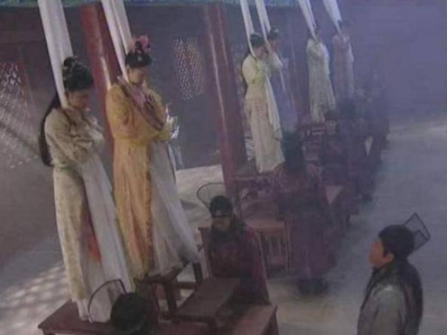 Kết cục đáng sợ của phi tần, mỹ nữ khi Hoàng đế qua đời, nghe gọi tên là run rẩy